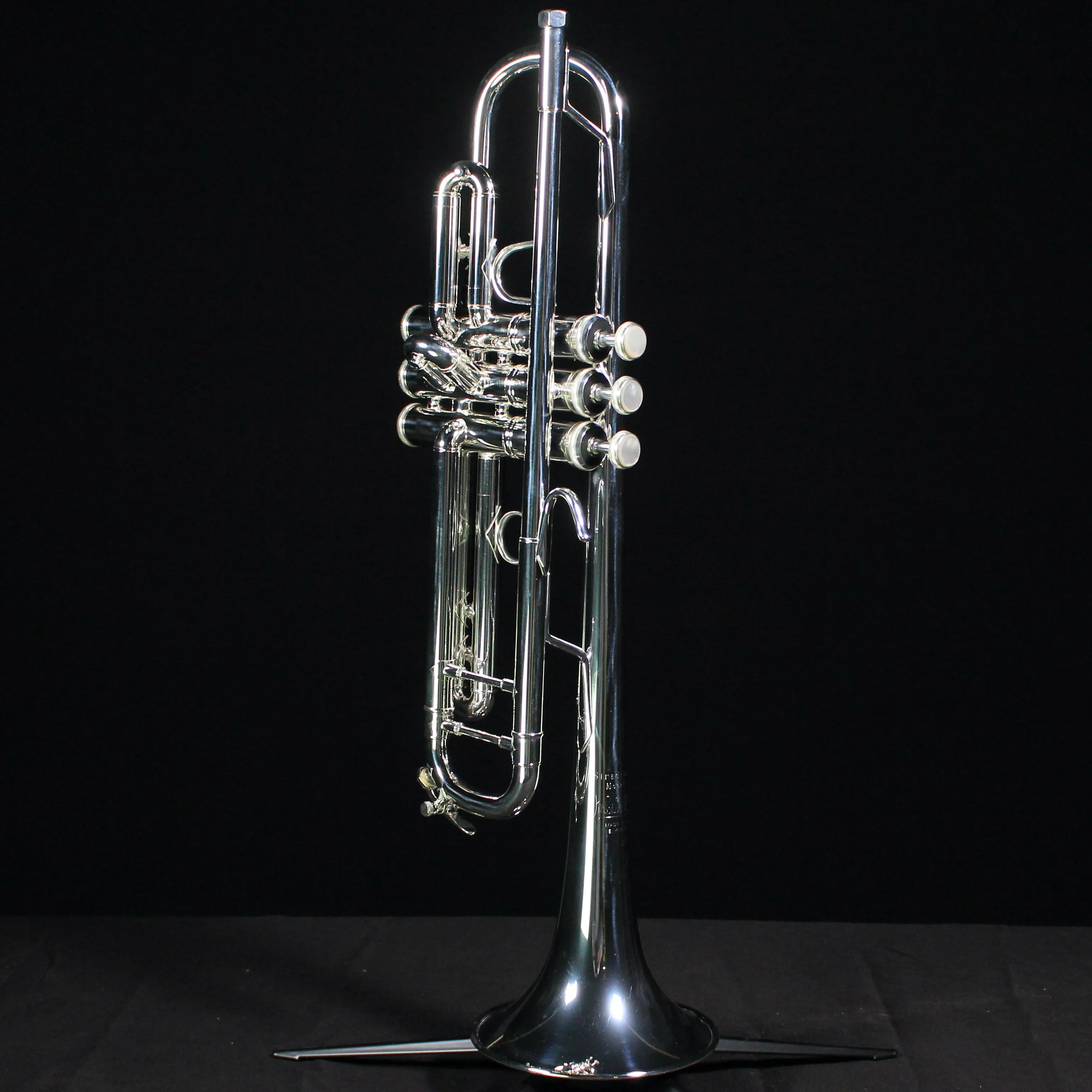 Bach Stradivarius LT180S37 Lightweight Professional Bb Trumpet (Silver Plated)