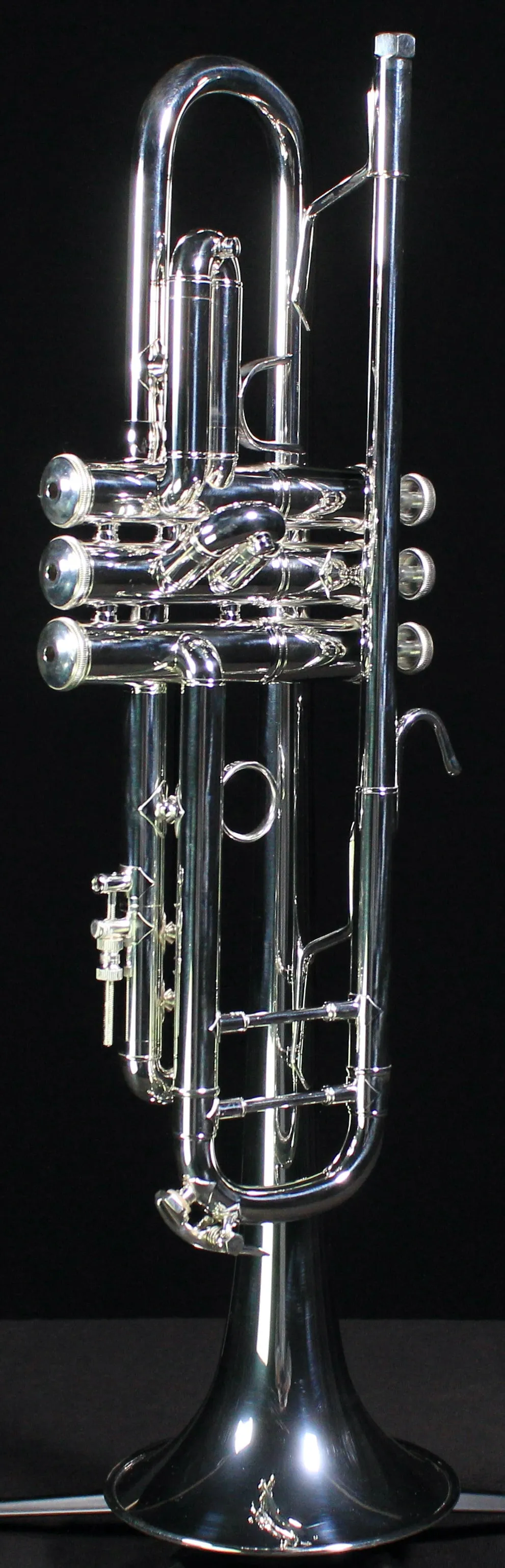 Bach Stradivarius LT180S37 Lightweight Professional Bb Trumpet (Silver Plated)
