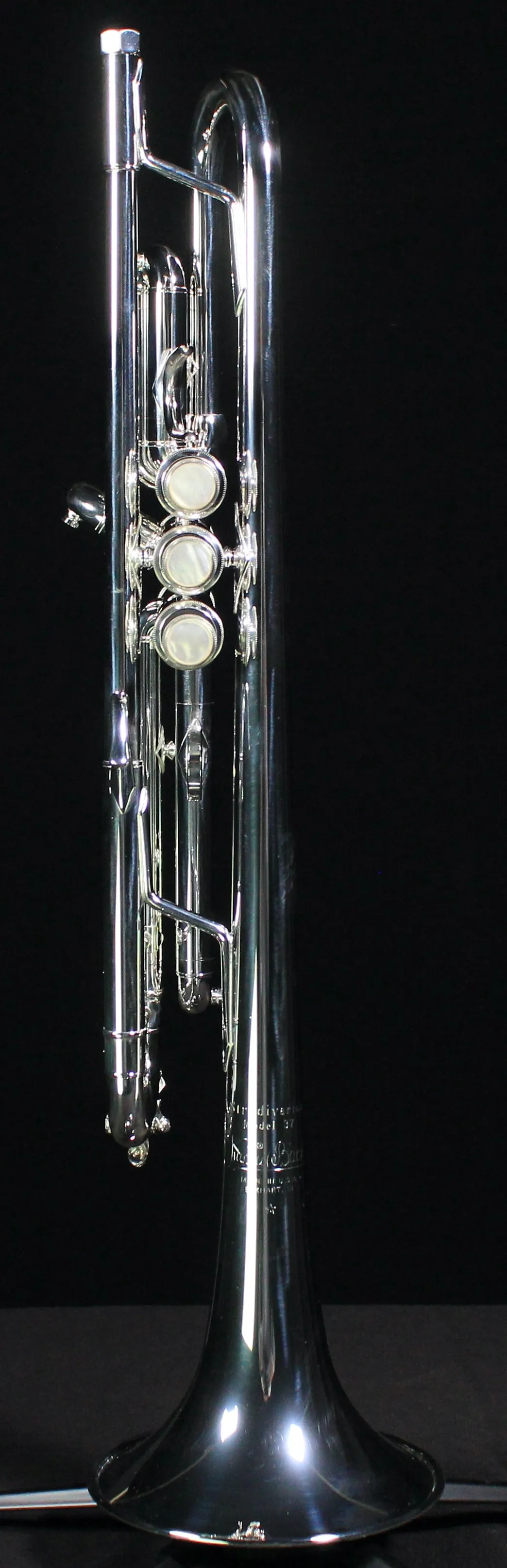 Bach Stradivarius LT180S37 Lightweight Professional Bb Trumpet (Silver Plated)