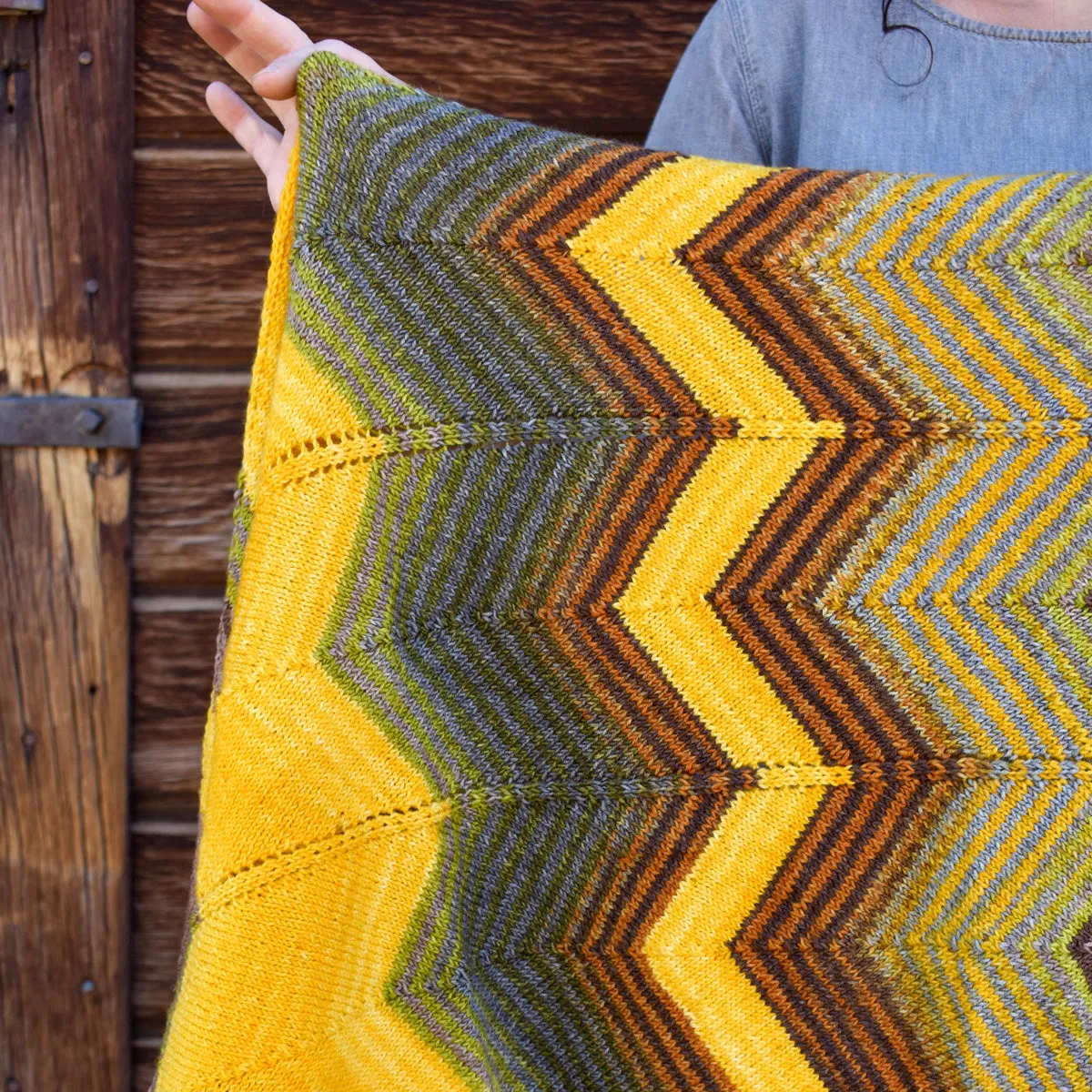 Urth Yarns Bommer Canyon Wrap